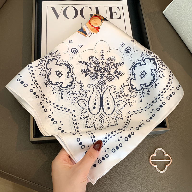 Kadınlar için % 100% Dut ipek  - Ascot Neck Scarf incelemesi ve fiyatı