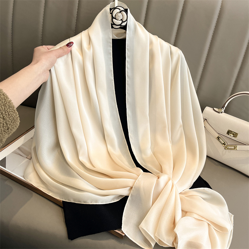 2024 Lüks Marka Bahar Büyük Uz - Scarf Silk Square incelemesi ve fiyatı